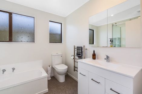 Photo of property in 12 Thimble Lane, Whitby, Porirua, 5024