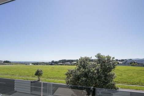 Photo of property in 140 Ruapehu Drive, Fitzherbert, Palmerston North, 4410