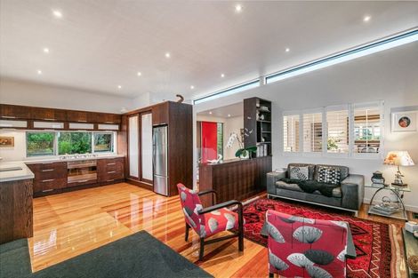 Photo of property in 85 Aberdeen Road, Castor Bay, Auckland, 0620