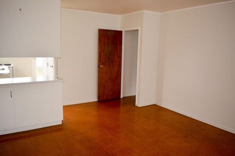 Photo of property in 3/318 Te Atatu Road, Te Atatu South, Auckland, 0610