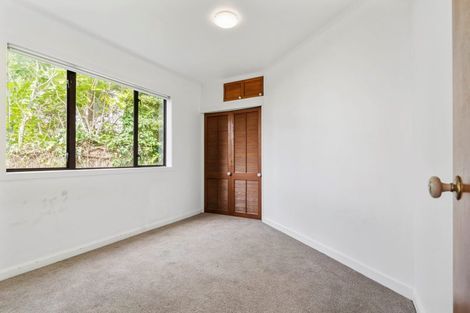 Photo of property in 2/11 Korotaha Terrace, Rothesay Bay, Auckland, 0630