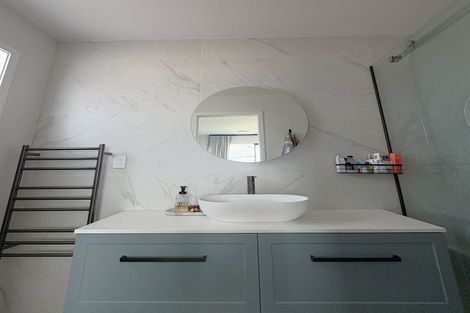 Photo of property in 37 Boeing Way, Newlands, Wellington, 6037