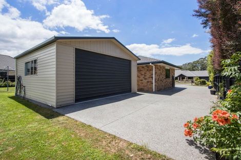 Photo of property in 2 Bransley Grove, Katikati, 3129