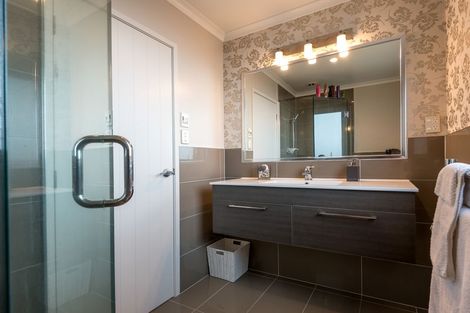 Photo of property in 1 Citation Way, Botany Downs, Auckland, 2010