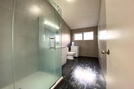 Photo of property in 5 Marlin Street, West Harbour, Auckland, 0618