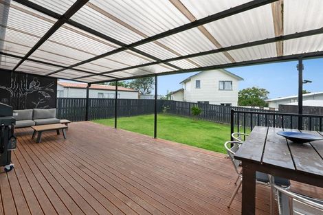 Photo of property in 1 Devonshire Road, Unsworth Heights, Auckland, 0632
