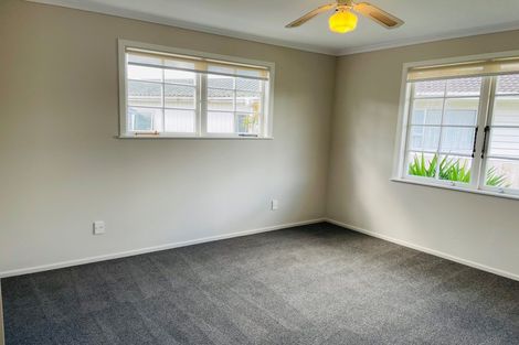 Photo of property in 9 Towra Place, Botany Downs, Auckland, 2010