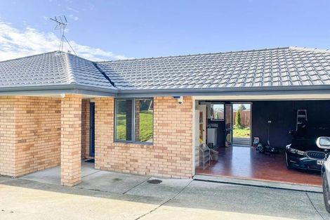 Photo of property in 1 Summerland Drive, Henderson, Auckland, 0612