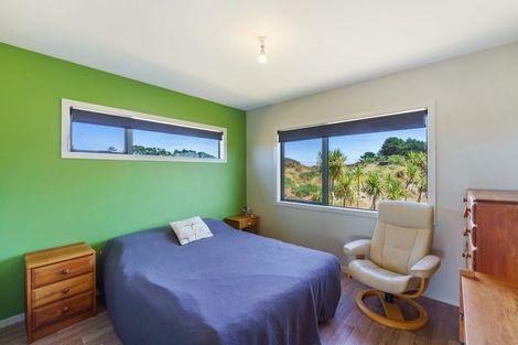 Photo of property in 17 Henham Lane, Waikawa Beach, Levin, 5573