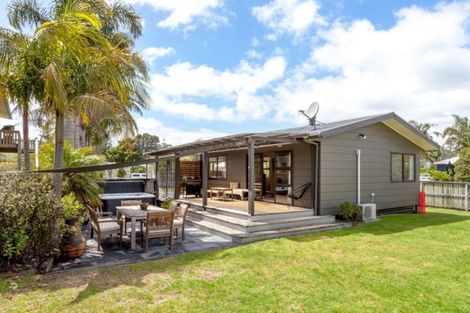 Photo of property in 29 Oyster Drive, Cooks Beach, Whitianga, 3591