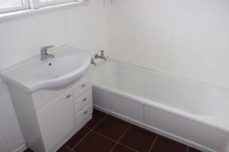 Photo of property in 27 Cambridge Terrace, Masterton, 5810