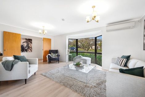 Photo of property in 57 Dalwhinnie Parade, Highland Park, Auckland, 2010