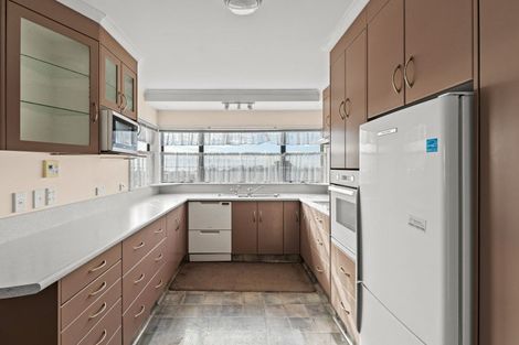 Photo of property in 47 Paynters Avenue, Strandon, New Plymouth, 4312