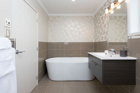 Photo of property in 1 Citation Way, Botany Downs, Auckland, 2010