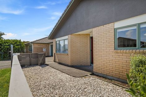 Photo of property in 4 Wakaroa Avenue, Te Atatu Peninsula, Auckland, 0610