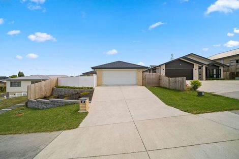Photo of property in 12 Regis Park Drive, Pukekohe, 2120