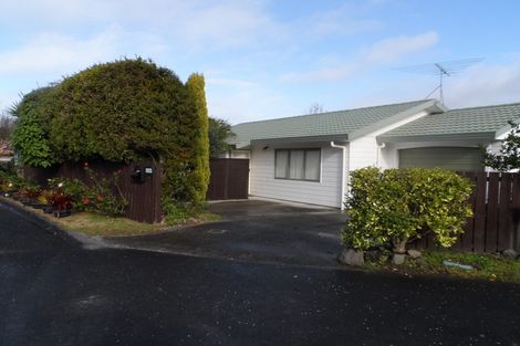 Photo of property in 2/14 Knott Road, Stanmore Bay, Whangaparaoa, 0932