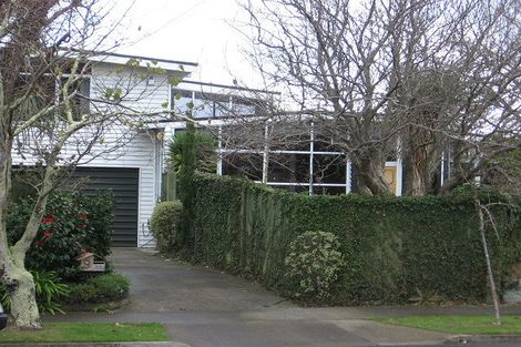 Photo of property in 11 Goodwyn Crescent, Hokowhitu, Palmerston North, 4410