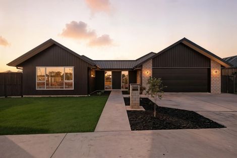 Photo of property in 9 Silverwood Lane, Leamington, Cambridge, 3495