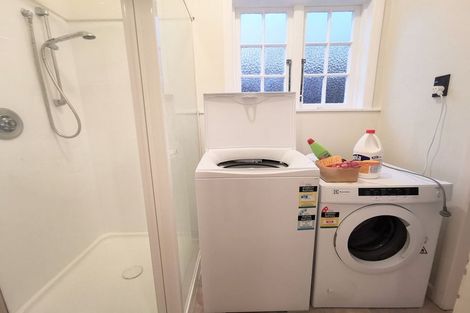 Photo of property in 1/17 Clifton Terrace, Kelburn, Wellington, 6012