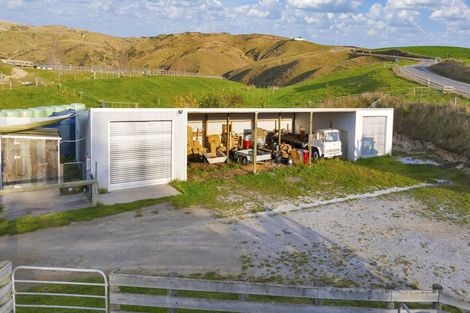 Photo of property in 67 Macraes Road, Waynes, Palmerston, 9483