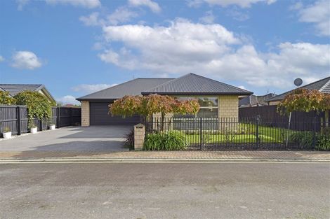 Photo of property in 14 Kilbrannan Close, Broomfield, Christchurch, 8042