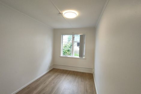 Photo of property in 2/10 Exmouth Road, Northcote, Auckland, 0627