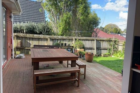 Photo of property in 56a Hutchinson Avenue, New Lynn, Auckland, 0600