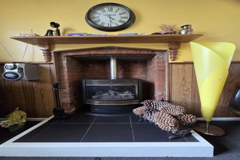 Photo of property in 90 Salcombe Street, Kaitangata, 9210