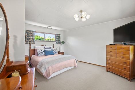 Photo of property in 68 Manu Crescent, Upper Vogeltown, New Plymouth, 4310