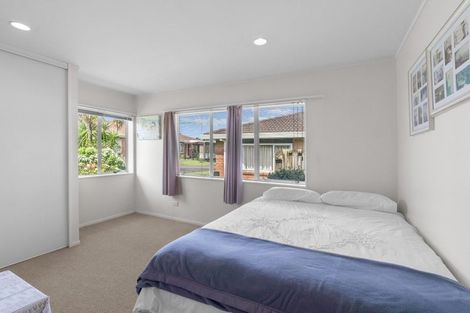 Photo of property in 7/28a Godley Road, Green Bay, Auckland, 0604
