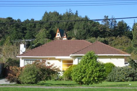 Photo of property in 11 George Street, Stokes Valley, Lower Hutt, 5019