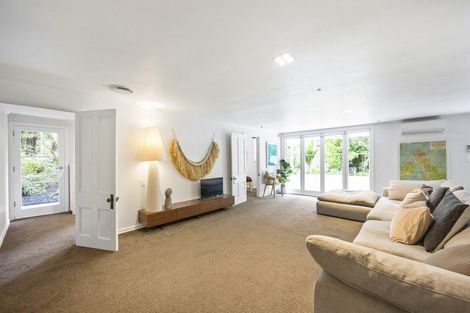 Photo of property in 1-9 Deirdre Place, Titirangi, Auckland, 0604