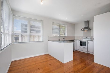 Photo of property in 71 Sylvan Crescent, Te Atatu South, Auckland, 0610