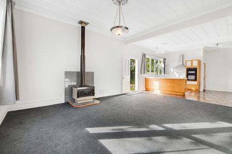Photo of property in 22 Garfield Road, Helensville, 0800