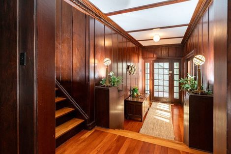 Photo of property in 37 The Crescent, Roseneath, Wellington, 6011