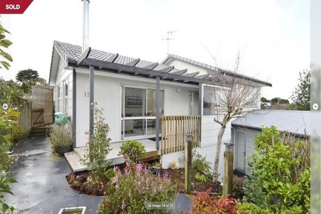 Photo of property in 17 Peterhouse Place, West Harbour, Auckland, 0618