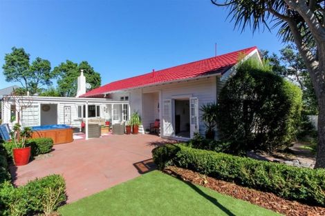 Photo of property in 18 David Street, Westown, New Plymouth, 4310