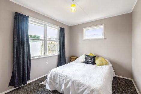 Photo of property in 26 Mazengarb Road, Paraparaumu Beach, Paraparaumu, 5032