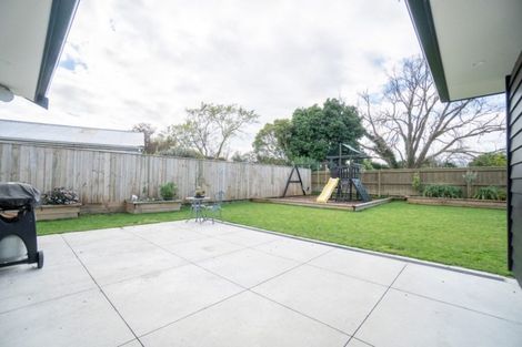 Photo of property in 6 Waimarama Court, Roslyn, Palmerston North, 4414