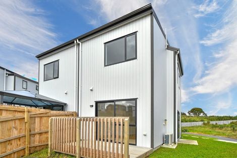 Photo of property in 33b Crestview Rise, Papakura, 2110