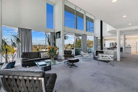 Photo of property in 1/36 King Richard Place, Browns Bay, Auckland, 0630