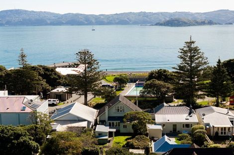 Photo of property in 73 Marine Parade, Eastbourne, Lower Hutt, 5013