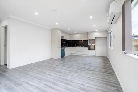 Photo of property in 10 Koroheke Road, Takanini, 2110