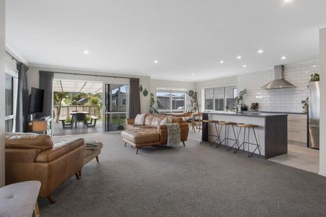 Photo of property in 7 Seafoam Place, Waihi Beach, 3611