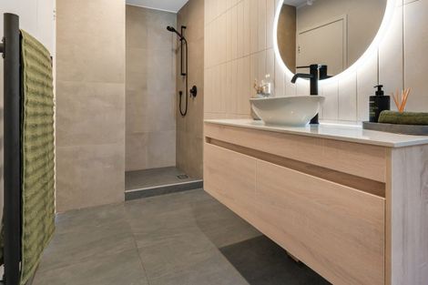 Photo of property in 190 Sandspit Road, Shelly Park, Auckland, 2014