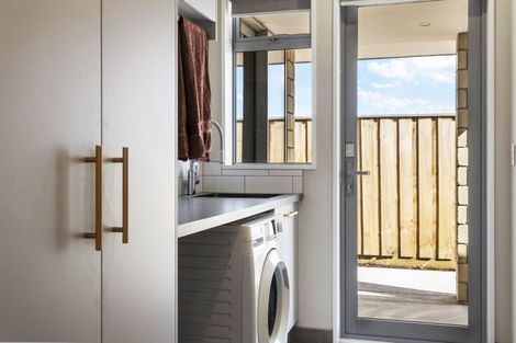 Photo of property in 6 Hunter Lane, Amberley, 7410