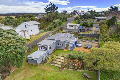 Photo of property in 840 Hokio Beach Road, Hokio Beach, Levin, 5571