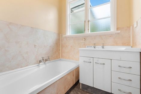 Photo of property in 65 Law Street, Caversham, Dunedin, 9012