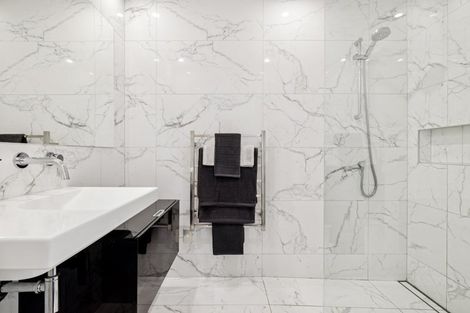 Photo of property in 100 Pukekohe East Road, Pukekohe, 2677